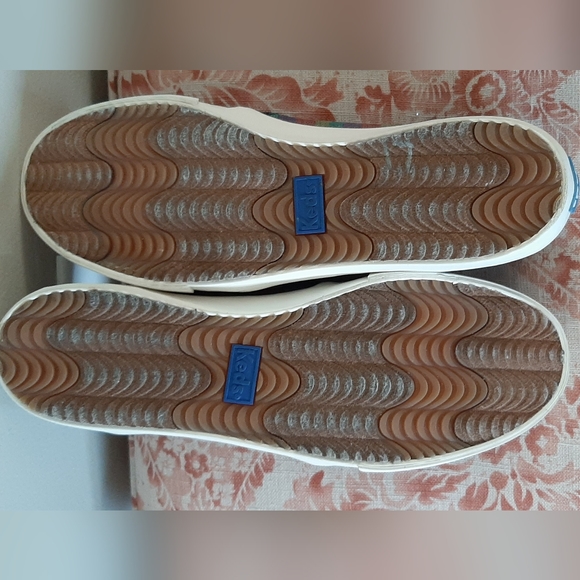 * Keds ~ Size 10 - Picture 7 of 7